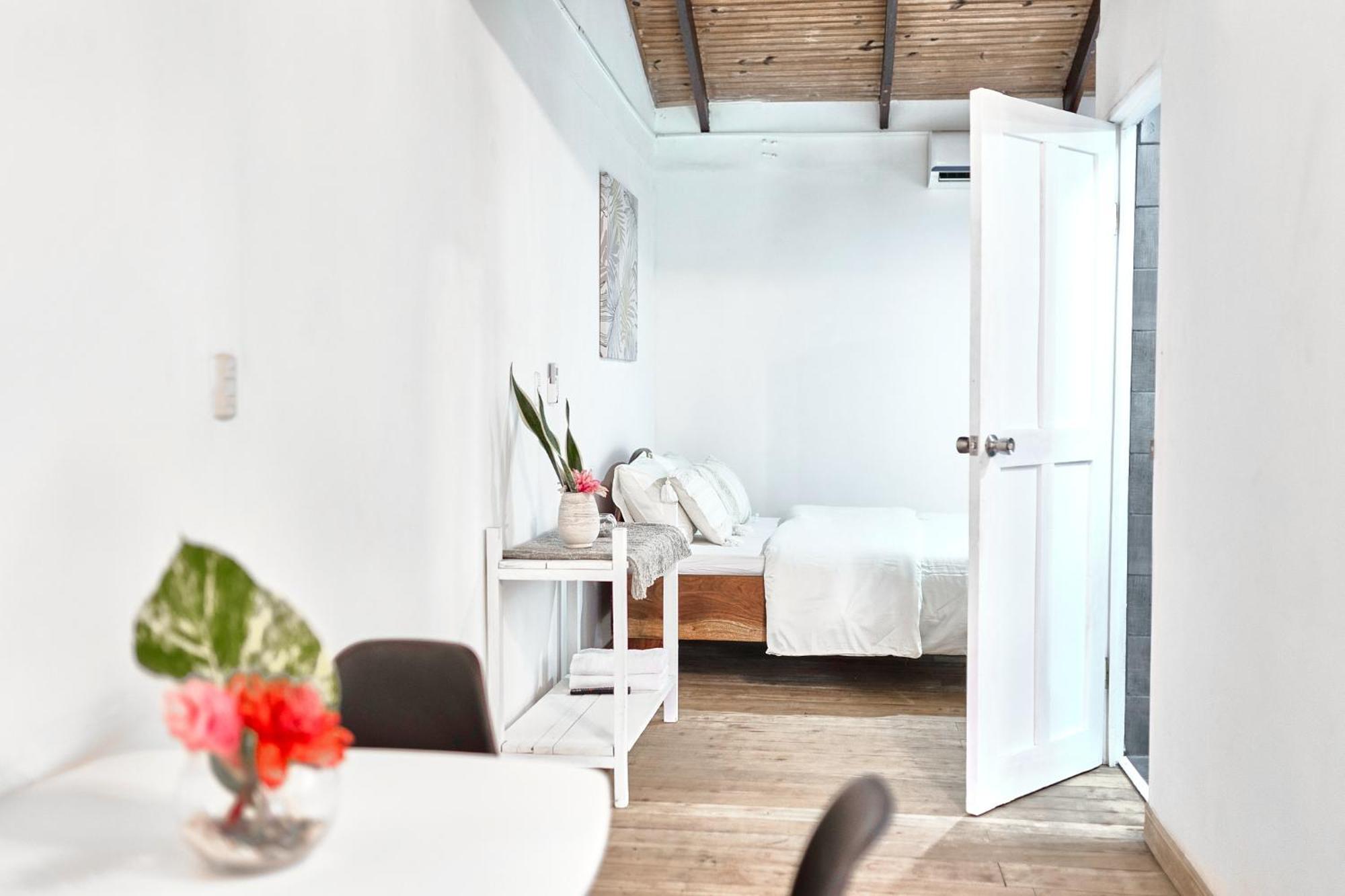 Apartamento Elena Brown Puerto Viejo de Talamanca Exterior foto
