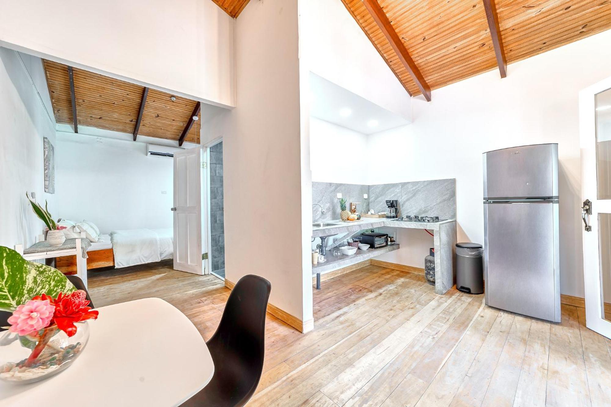 Apartamento Elena Brown Puerto Viejo de Talamanca Exterior foto