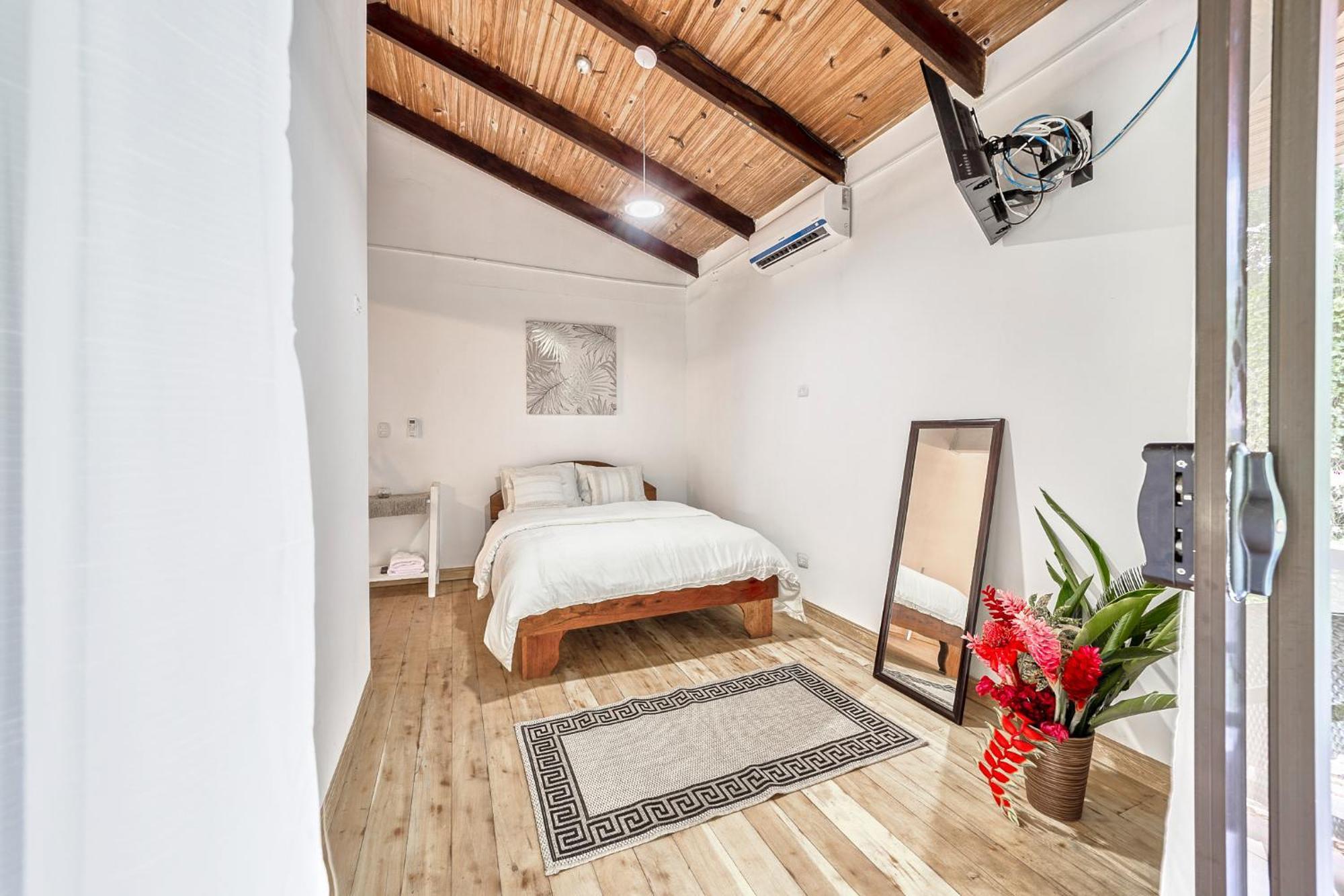 Apartamento Elena Brown Puerto Viejo de Talamanca Exterior foto