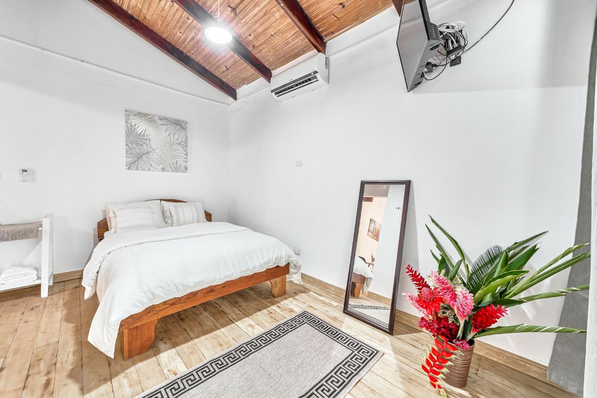 Apartamento Elena Brown Puerto Viejo de Talamanca Exterior foto
